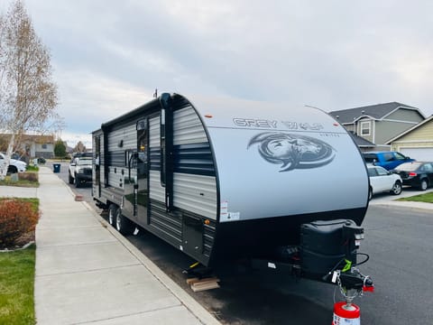 Kurtis and Jill’s Family RV! Towable trailer in Redmond
