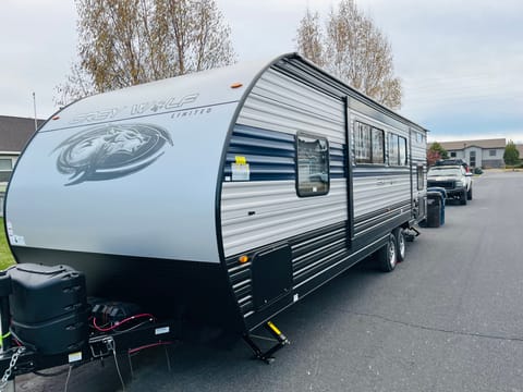 Kurtis and Jill’s Family RV! Towable trailer in Redmond