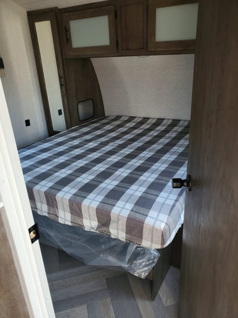 2022 Forest River RV Salem 31KQBTS Towable trailer in Georgetown Township