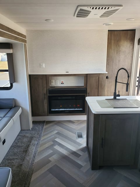 2022 Forest River RV Salem 31KQBTS Towable trailer in Georgetown Township