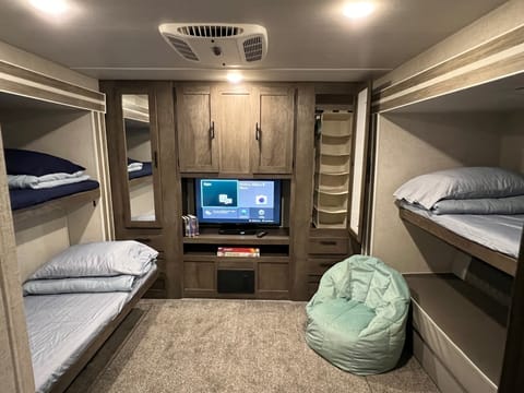 2021 Forrest River Wildwood "Huge Bunkroom" Rimorchio trainabile in Ingram