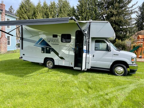 Brand New Kid & Pet Friendly RV Rental (Class C)! Drivable vehicle in Fall City
