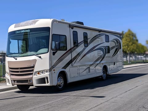 2017 Forest River RV Georgetown 3 Series 31B3 Drivable vehicle in Eastvale