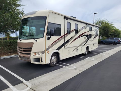 2017 Forest River RV Georgetown 3 Series 31B3 Drivable vehicle in Eastvale