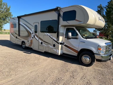 2018 Thor Motor Coach Four Winds 31W Drivable vehicle in Menomonee Falls