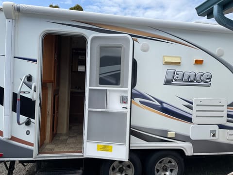 2012 Lance Lance Travel Trailers 1685 Towable trailer in Seaside