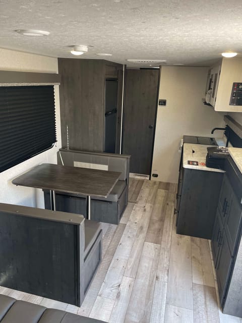 L&E's family/pet friendly camper Towable trailer in Commerce City