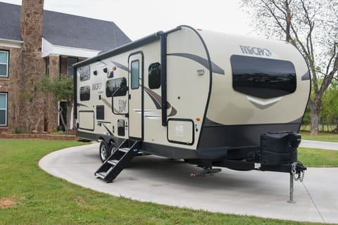2019 Forest River RV Flagstaff Micro Lite 25BRDS Towable trailer in Wichita Falls