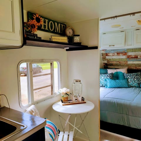 2BLESSED! RV GLAMPING EXPERIENCE Towable trailer in Cedar Bluff