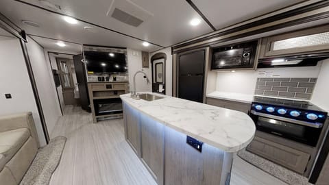 Luxury 2-Bedroom Camp Trailer | Keystone Hideout Towable trailer in Post Falls