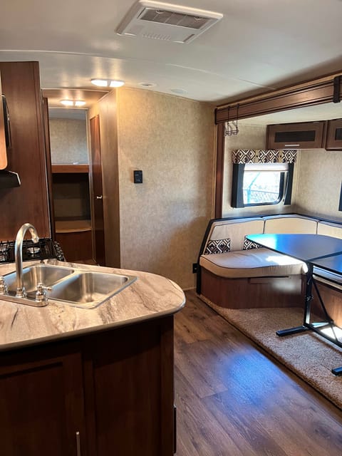 2014 Dutchmen RV Aerolite 250KBHS- Dutchess II Towable trailer in Perry Township