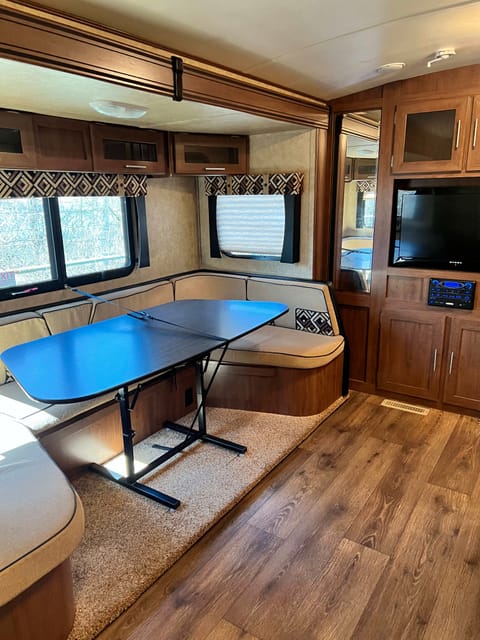 2014 Dutchmen RV Aerolite 250KBHS- Dutchess II Towable trailer in Perry Township