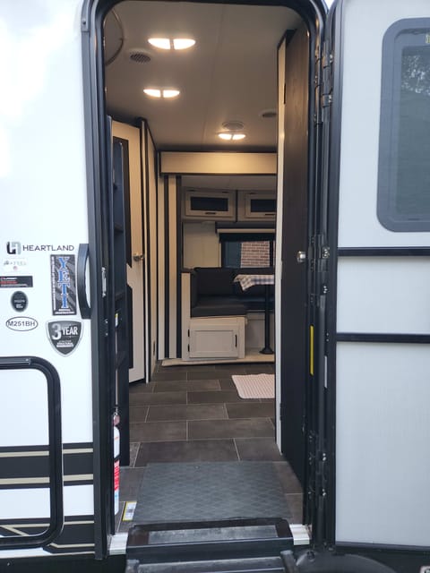 2022 Heartland Mallard 251BH Towable trailer in Bartlesville