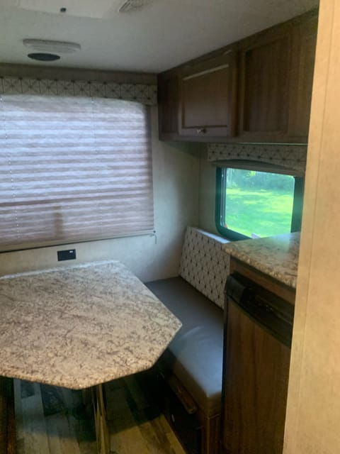 2017 Viking Ultra-Lite 17RD Towable trailer in Saginaw Charter Township