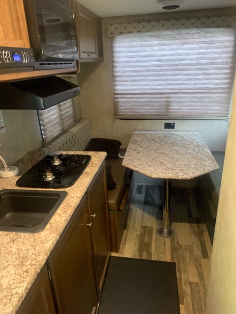 2017 Viking Ultra-Lite 17RD Remorque tractable in Saginaw Charter Township