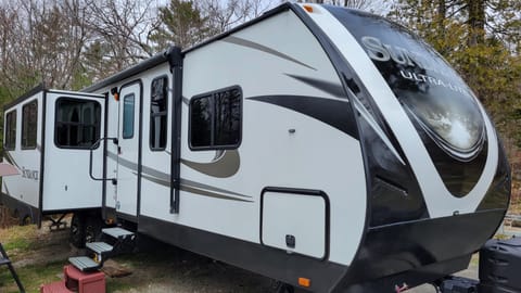 2019  Sundance  293 RL "Sea's the Day" Towable trailer in Orland