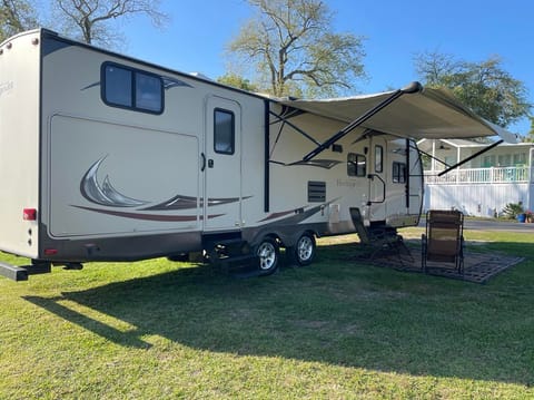 Family Friendly Bunkhouse with outdoor kitchen Towable trailer in Socastee