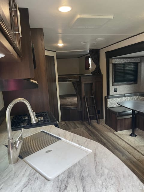 Fully Stocked 2019 Jayco Jay Flight Towable trailer in Northglenn