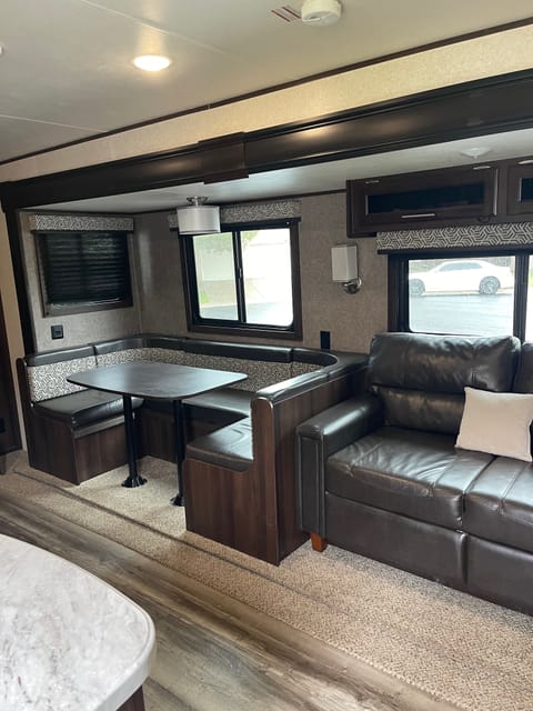 Fully Stocked 2019 Jayco Jay Flight Towable trailer in Northglenn