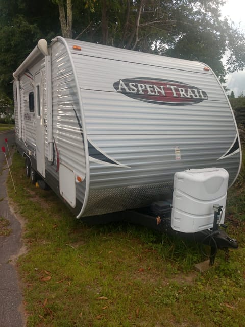 2013 Dutchmen RV Aspen Trail 2500BH Towable trailer in Becket