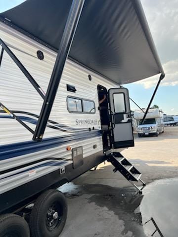 2022 Keystone RV Springdale 303BH Towable trailer in La Marque