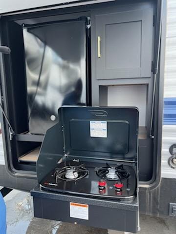 2022 Keystone RV Springdale 303BH Towable trailer in La Marque