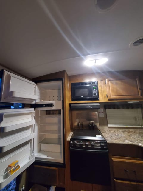 2016 Outdoors RV Creek Side 23RKS Towable trailer in Kennewick