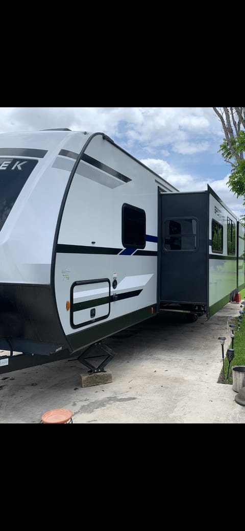 2021 KZ Sporttrek ST320VIK Towable trailer in Alvin