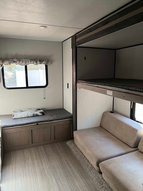 2021 Keystone RV Hideout 318BR Towable trailer in Fall River