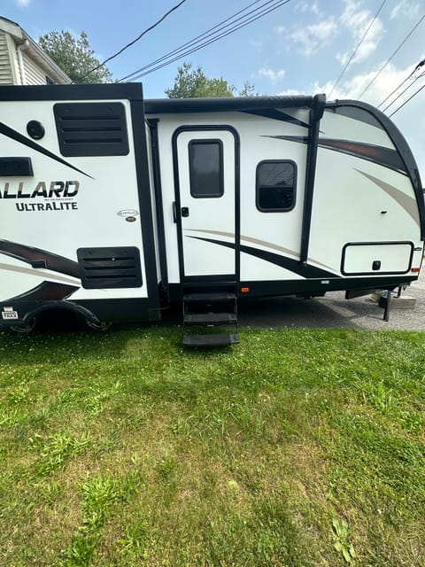 2019 Heartland Mallard 28 Towable trailer in Lakeville