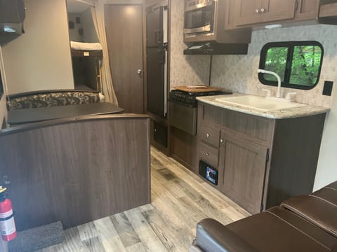 2018 Keystone RV Hideout 262LHS Towable trailer in Midland