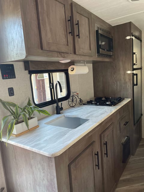 “The Cozy Camper” Remorque tractable in Chino