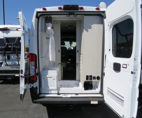 200 Free Miles! Easy drive and park anywhere! New! Reisemobil in Soquel