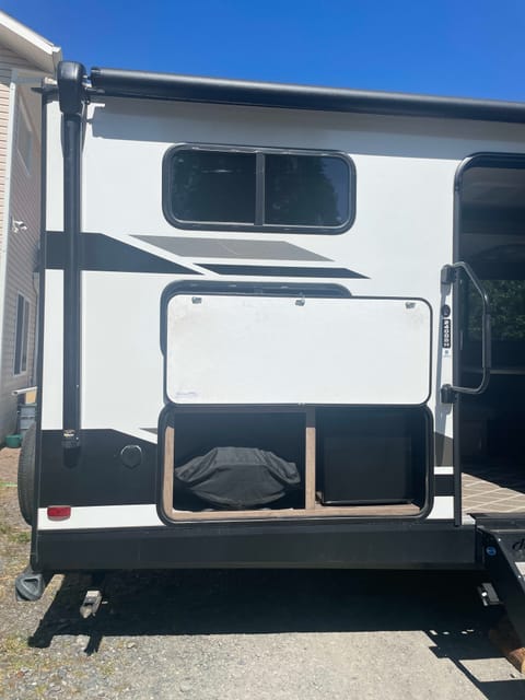 2022 Grand Design Imagine 2400BH Towable trailer in Ridgeway