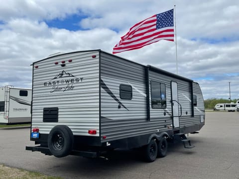 2020 EAST TO WEST Memories & and relaxation RV Towable trailer in Columbia