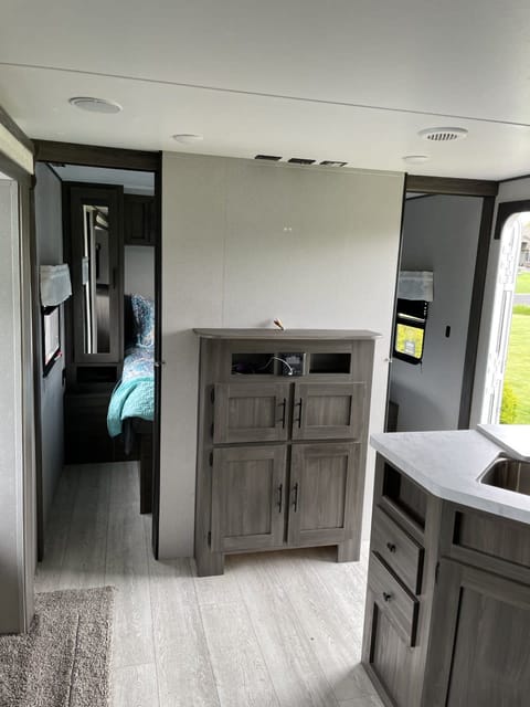 Family Bunkhouse - 2021 Shasta RVs Shasta 31OK Towable trailer in Moses Lake