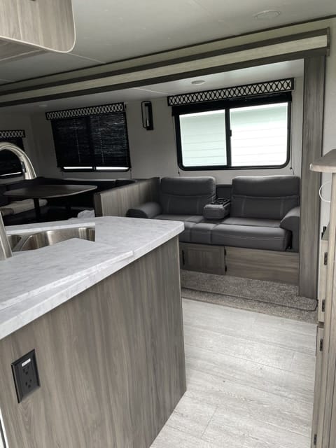 Family Bunkhouse - 2021 Shasta RVs Shasta 31OK Towable trailer in Moses Lake