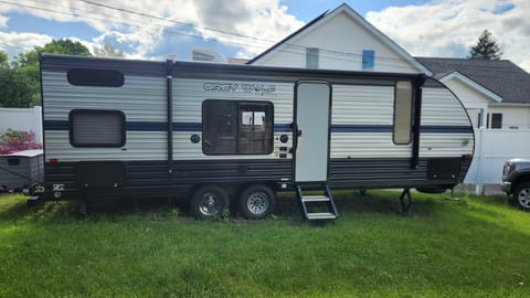 2020 Grey Wolf 26DJSE Towable trailer in Rutland