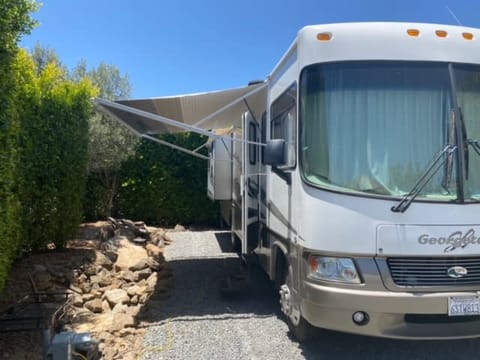 2007 Forest River RV Georgetown VE 350DS - Class A Drivable vehicle in Jesmond Dene