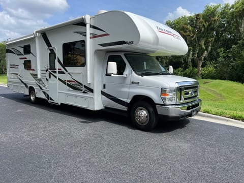 2020 Thor Motor Coach Freedom Elite 30FE  "KOBE" Drivable vehicle in Ocoee