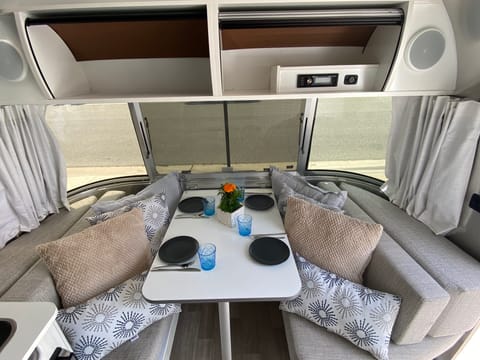 2020 Airstream RV Bambi 16RB Remorque tractable in Huntington Beach