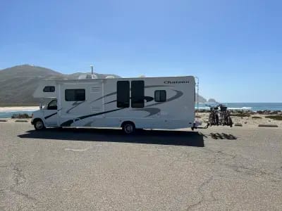 2007 Four Winds RV Chateau 31F Drivable vehicle in Temecula