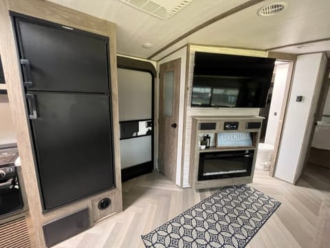 2022 Forest River RV Salem Hemisphere 270FKS Towable trailer in Prineville