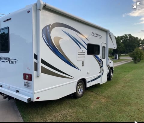 Tour New England in a 2019 Thor Freedom Elite 22FE Drivable vehicle in Augusta