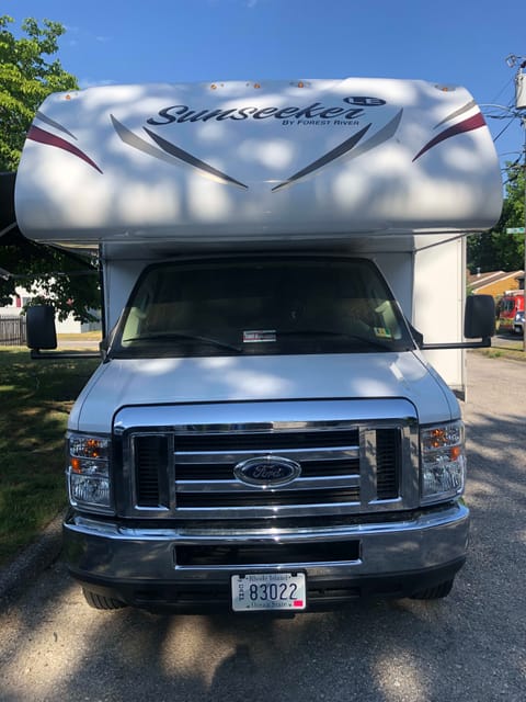 2018 Forest River RV Sunseeker LE 3250DSLE Ford Drivable vehicle in West Warwick