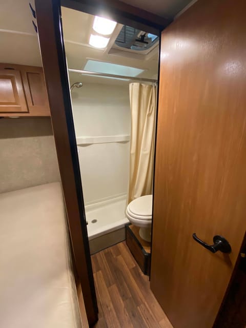 2017 Thor Motor Coach Majestic 23A Drivable vehicle in Cottonwood Heights