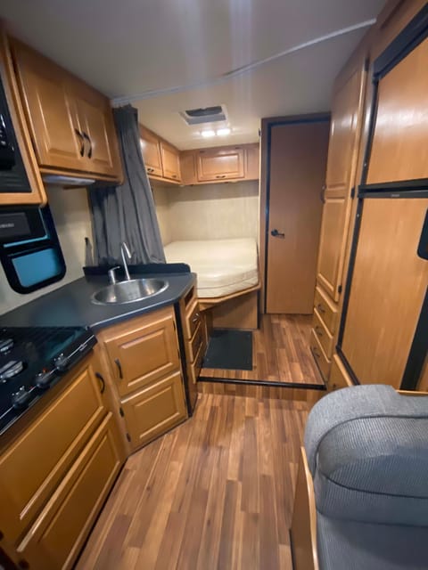 2017 Thor Motor Coach Majestic 23A Drivable vehicle in Cottonwood Heights