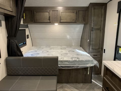 Lira's Recreations 2022 Olympia Highland Ridge RV 19BH Towable trailer in North Las Vegas