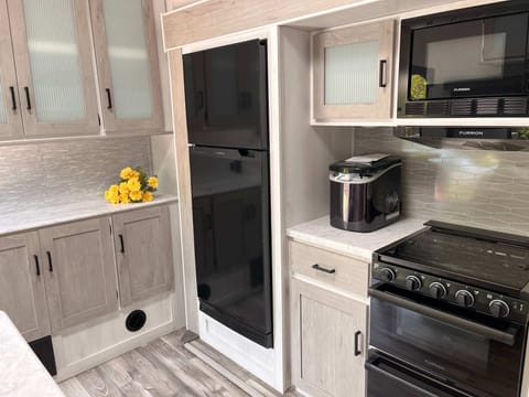 NEW 2021 Forest River RV Impression 320FL Towable trailer in Turlock