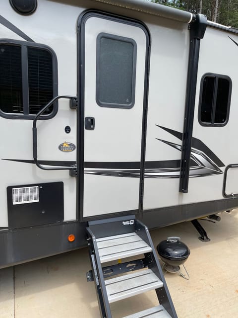 Great Family RV in Excellent Condition Towable trailer in Concord